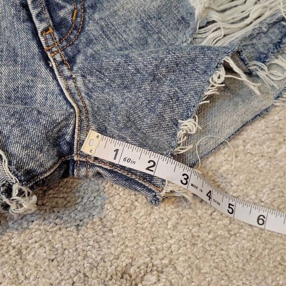 Revice Womens Shorts Jean Denim Distressed Button Fly Size 26 - Picture 6 of 6